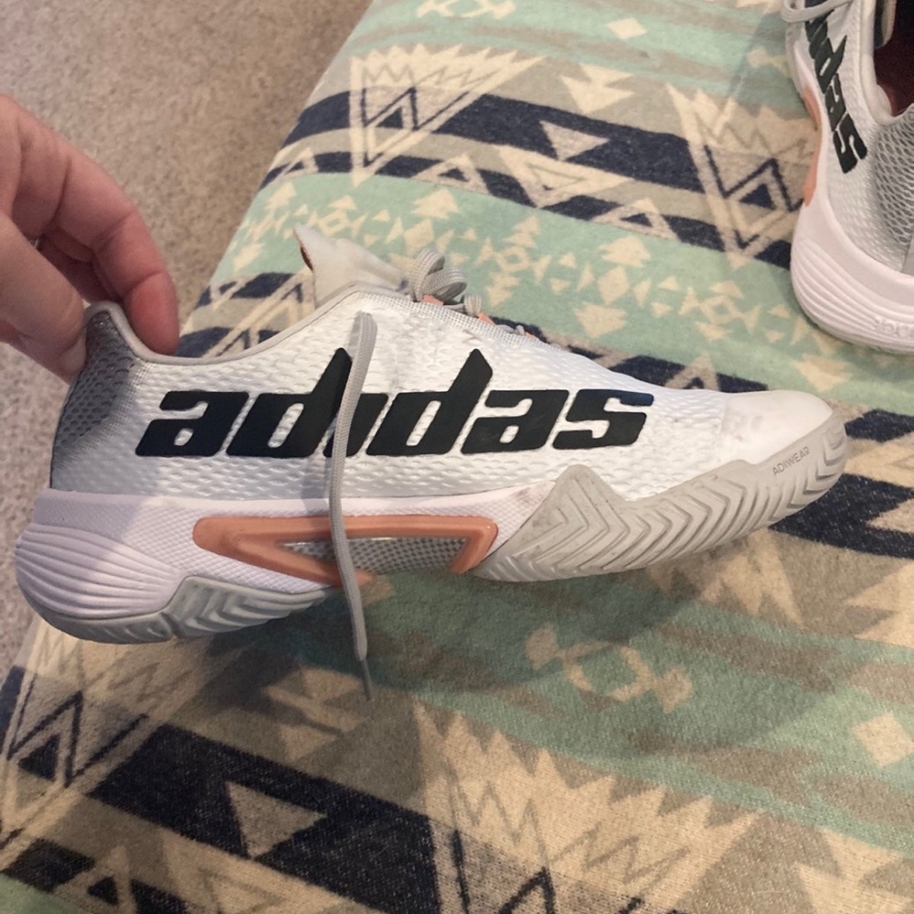 Adidas women’s barricade shoes 7.5 like new